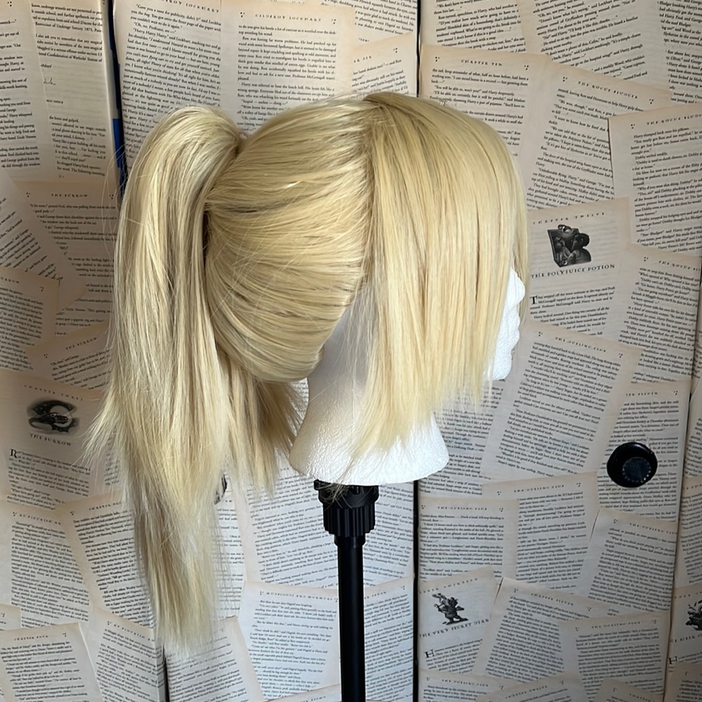 Blond ponytail wig